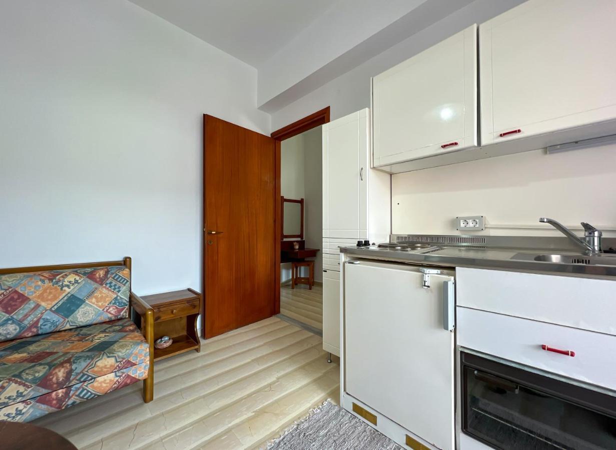 Anemone Apartment Pelekas Exterior photo