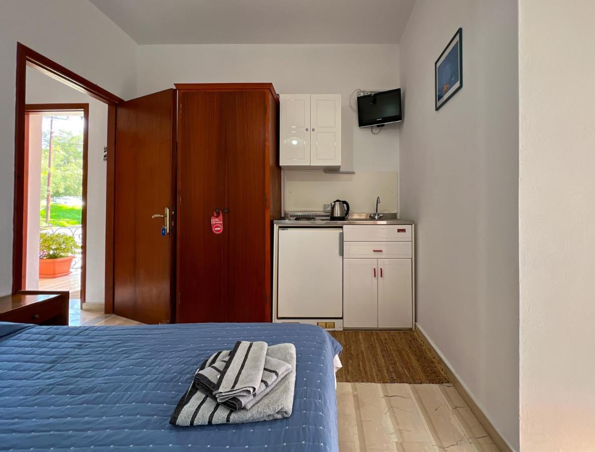 Anemone Apartment Pelekas Exterior photo